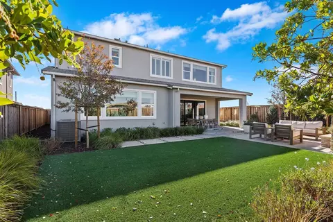 Exterior - 2558 Lavender Pl, Fairfield, CA 94533 photo 10 of 14