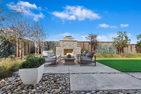 Exterior - 2558 Lavender Pl, Fairfield, CA 94533 photo 9 of 14
