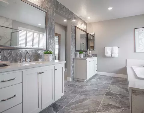 Bath - 2558 Lavender Pl, Fairfield, CA 94533 photo 5 of 8