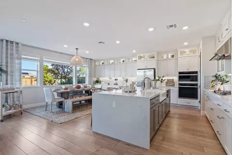 Kitchen - 2558 Lavender Pl, Fairfield, CA 94533 photo 4 of 6