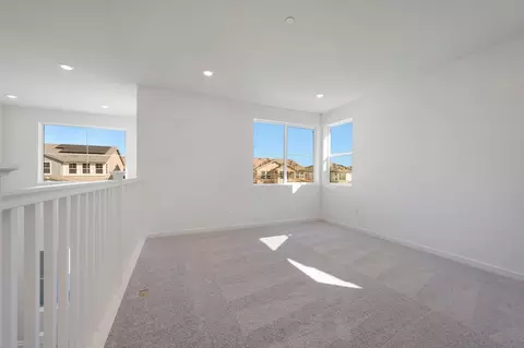 Living - 2558 Lavender Pl, Fairfield, CA 94533 photo 9 of 12