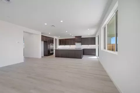Living - 2558 Lavender Pl, Fairfield, CA 94533 photo 7 of 12