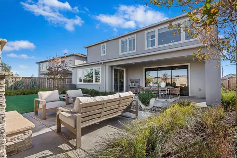 Exterior - 2558 Lavender Pl, Fairfield, CA 94533 photo 11 of 14