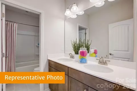 Bath - 634 Cooley Dr, Salisbury, NC 28147 photo 3 of 6