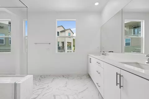 Bath - 27004 Echo Mountain Way, Valencia, CA 91355 photo 2 of 4