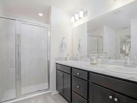 Bath - 571 SW 77th Cir, Ocala, FL 34474 photo 2 of 2