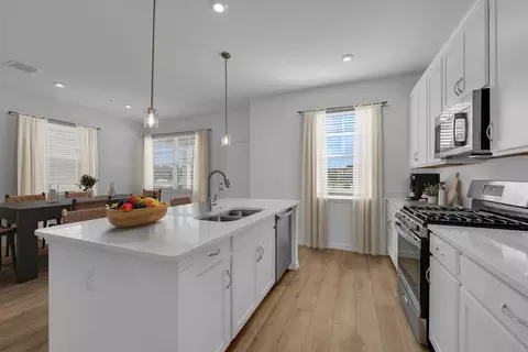 Kitchen - 1719 Columbus Path, Saint Cloud, FL 34771 photo 3 of 8