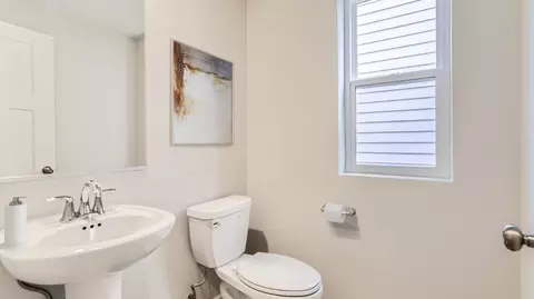 Bath - 63193 Carly Ln, Bend, OR 97701 photo 3 of 5