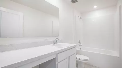 Bath - 14055 Spring Hill Dr, Spring Hill, FL 34609 photo 4 of 6