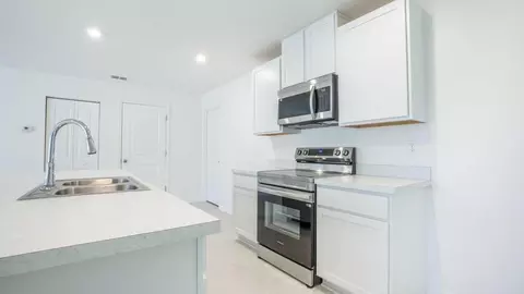 Kitchen - 14055 Spring Hill Dr, Spring Hill, FL 34609 photo 2 of 3