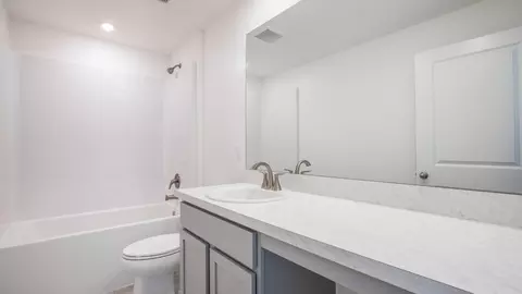 Bath - 14055 Spring Hill Dr, Spring Hill, FL 34609 photo 3 of 6
