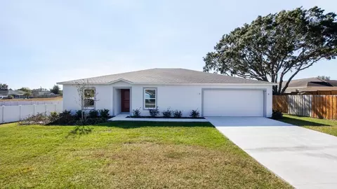 Exterior - 14055 Spring Hill Dr, Spring Hill, FL 34609 photo 3 of 11