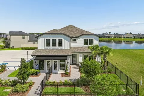 8810 Runaway Breeze Dr, Land O Lakes, FL 34637