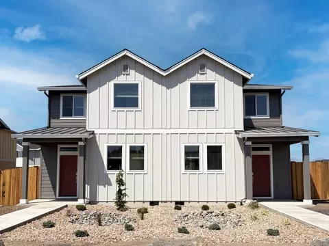 731 NW Upas Ave, Redmond, OR 97756