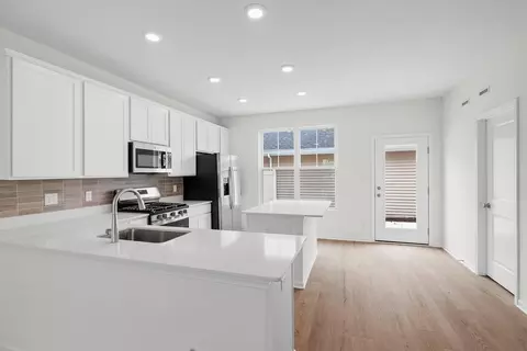 13071 Carolina St, Crown Point, IN 46307