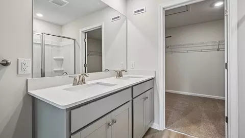 Bath - 409 Moore Rd, Wallingford, PA 19086 photo 6 of 9