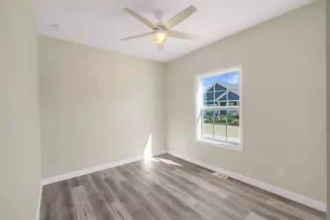 Bedroom - 7 Willow Way, Ottawa, IL 61350 photo 3 of 5