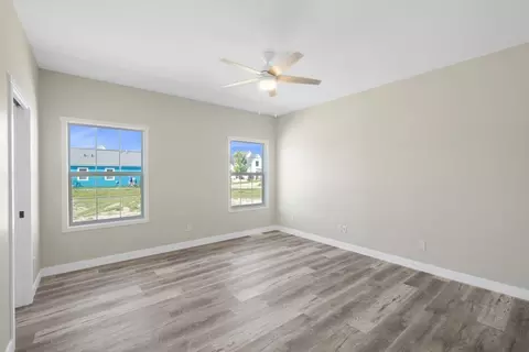 Bedroom - 7 Willow Way, Ottawa, IL 61350 photo 2 of 5