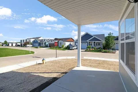 Exterior - 7 Willow Way, Ottawa, IL 61350 photo 1 of 9
