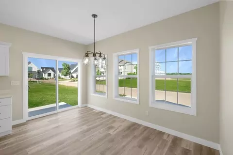 Dining - 7 Willow Way, Ottawa, IL 61350 photo 2 of 3