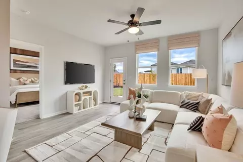 Living - 13404 Final Turn Dr, Buda, TX 78610 photo 3 of 4