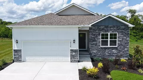 Exterior - 2110 Creek View Ln, Raymore, MO 64083 photo 2 of 2