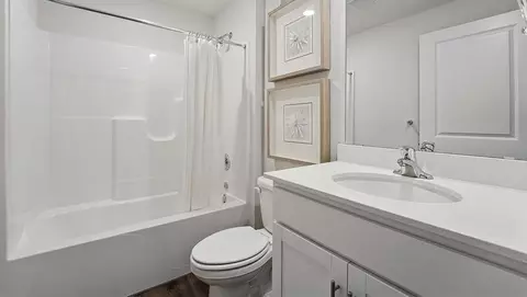 Bath - 2110 Creek View Ln, Raymore, MO 64083 photo 3 of 3