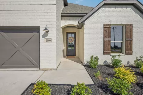 Exterior - Springfield Rd, Springtown, TX 76082 photo 7 of 13
