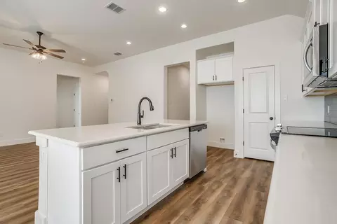 Kitchen - Springfield Rd, Springtown, TX 76082 photo 6 of 8