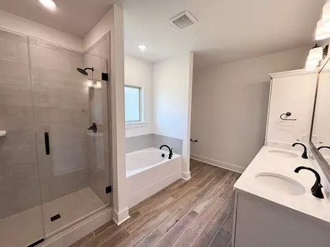 Bath - 19 Chirp Ln, Freeport, FL 32439 photo 1 of 2