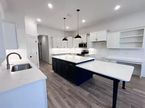 Kitchen - 19 Chirp Ln, Freeport, FL 32439 photo 2 of 3