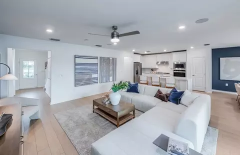 Living - 616 Cotella Cv, Bradenton, FL 34212 photo 4 of 4