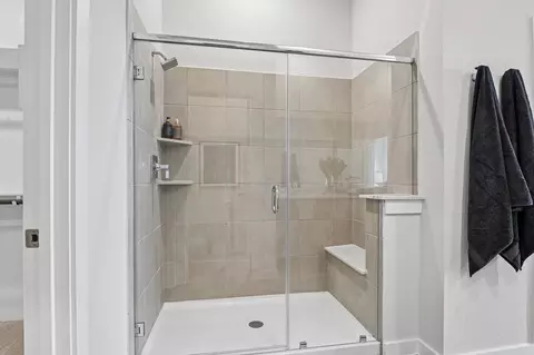 Bath - 715 Carson Dr, Forney, TX 75126 photo 6 of 11