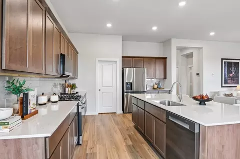 Kitchen - 715 Carson Dr, Forney, TX 75126 photo 10 of 14