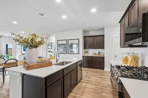 Kitchen - 715 Carson Dr, Forney, TX 75126 photo 13 of 14