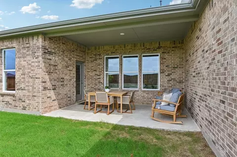 Exterior - 715 Carson Dr, Forney, TX 75126 photo 7 of 9