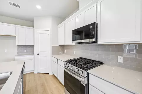 Kitchen - 715 Carson Dr, Forney, TX 75126 photo 5 of 14