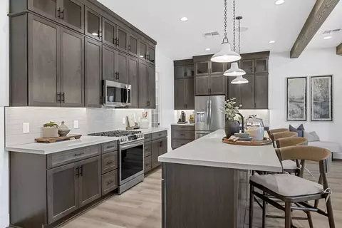 Kitchen - 2604 S Gamma Loop, Flagstaff, AZ 86001 photo 1 of 2