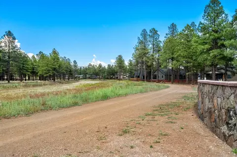 Exterior - 2604 S Gamma Loop, Flagstaff, AZ 86001 photo 3 of 6
