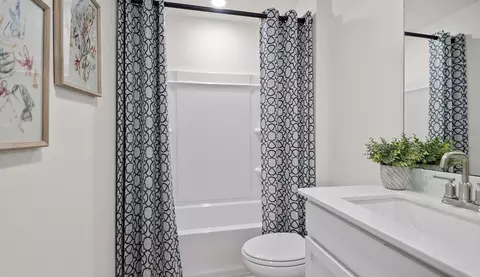 Bath - 4328 Sloan Dr, Alexander, AR 72002 photo 3 of 4