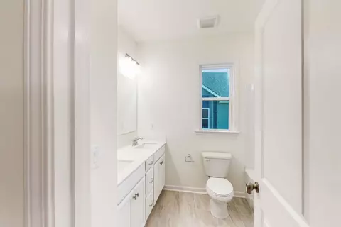 Bath - 9905 Emerson Glen Dr, Concord, NC 28027 photo 2 of 3