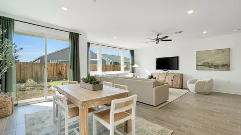 Dining - Mccutchen Rd & Progress Rd, Bakersfield, CA 93311 photo 2 of 2