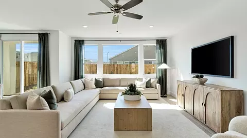 Living - Mccutchen Rd & Progress Rd, Bakersfield, CA 93311 photo 1 of 2