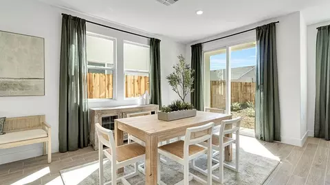 Dining - Mccutchen Rd & Progress Rd, Bakersfield, CA 93311 photo 1 of 2