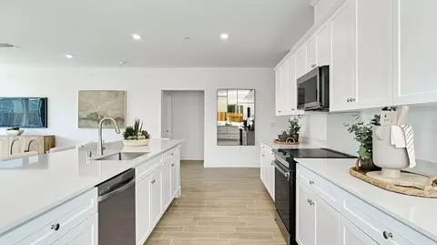 Kitchen - Mccutchen Rd & Progress Rd, Bakersfield, CA 93311 photo 2 of 5