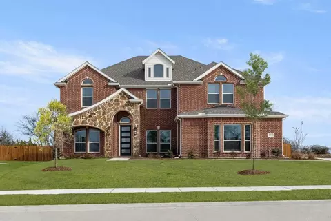 804 S Hidden Lakes Dr, Desoto, TX 75115