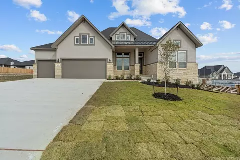 112 Grace Ave, Castroville, TX 78009