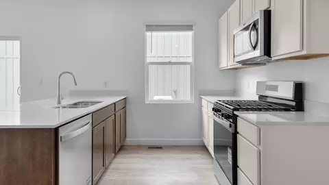 Kitchen - 2007 E Corriente Dr #342, Salem, UT 84653 photo 1 of 7