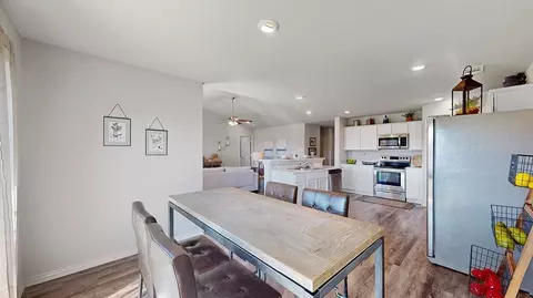 Dining - 2216 Centennial Valley Dr, Benton, AR 72019 photo 2 of 2