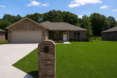 5400 Lotus St, Jonesboro, AR 72404